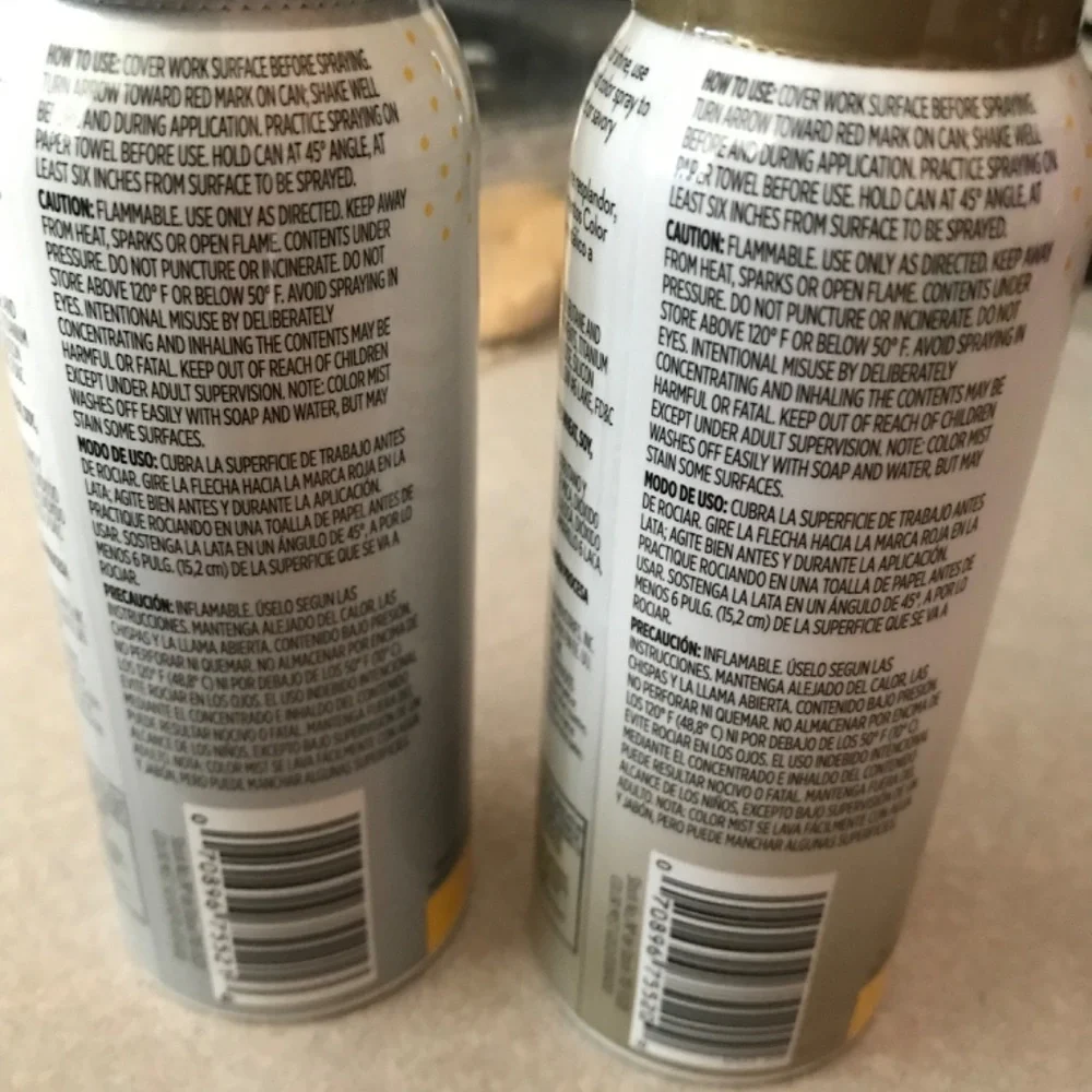 2ct Wilton 1.5oz Color Mist shimmering food color spray silver and gold NEW